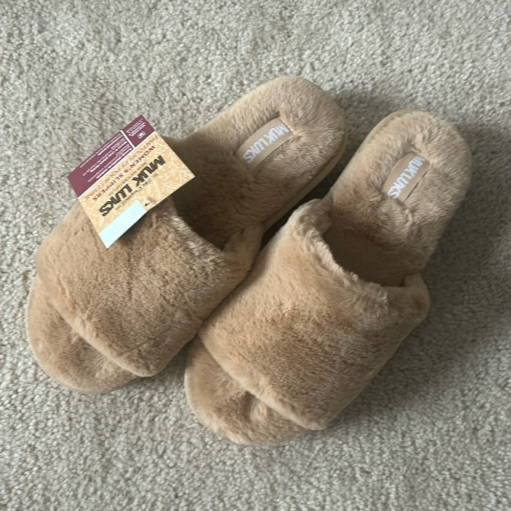 Muk Luks platform slippers